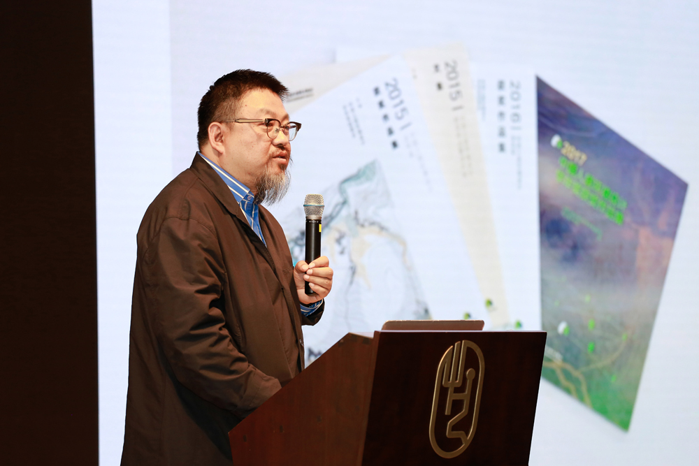 方曉風老師回顧2018中國人居環境設計學年獎.jpg
